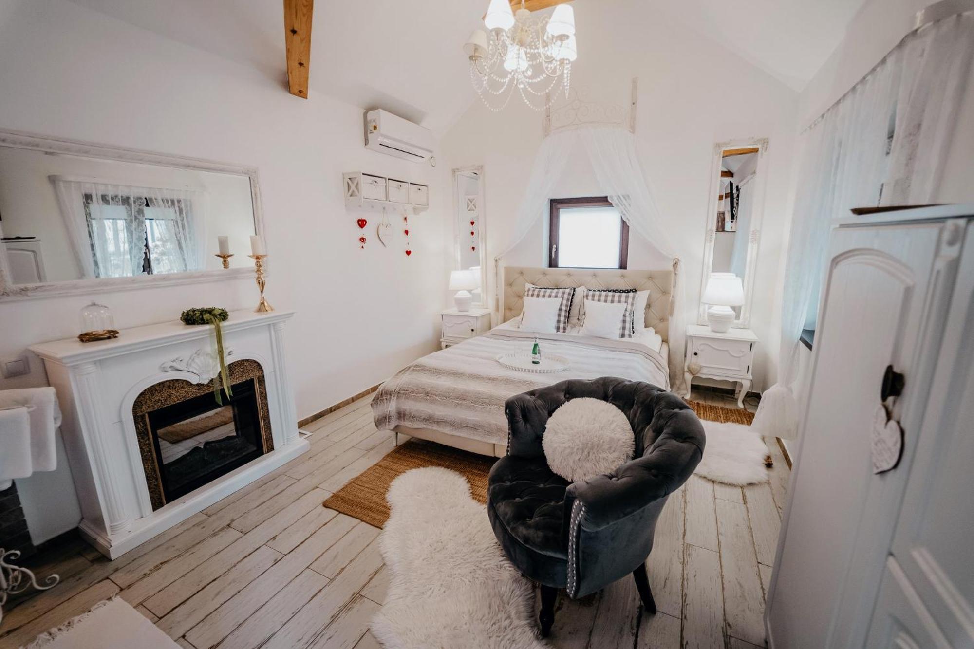 Villa Dom Dla Dwojga W Starym Mlynie W Brzeznicy Brzeznica  Exterior foto